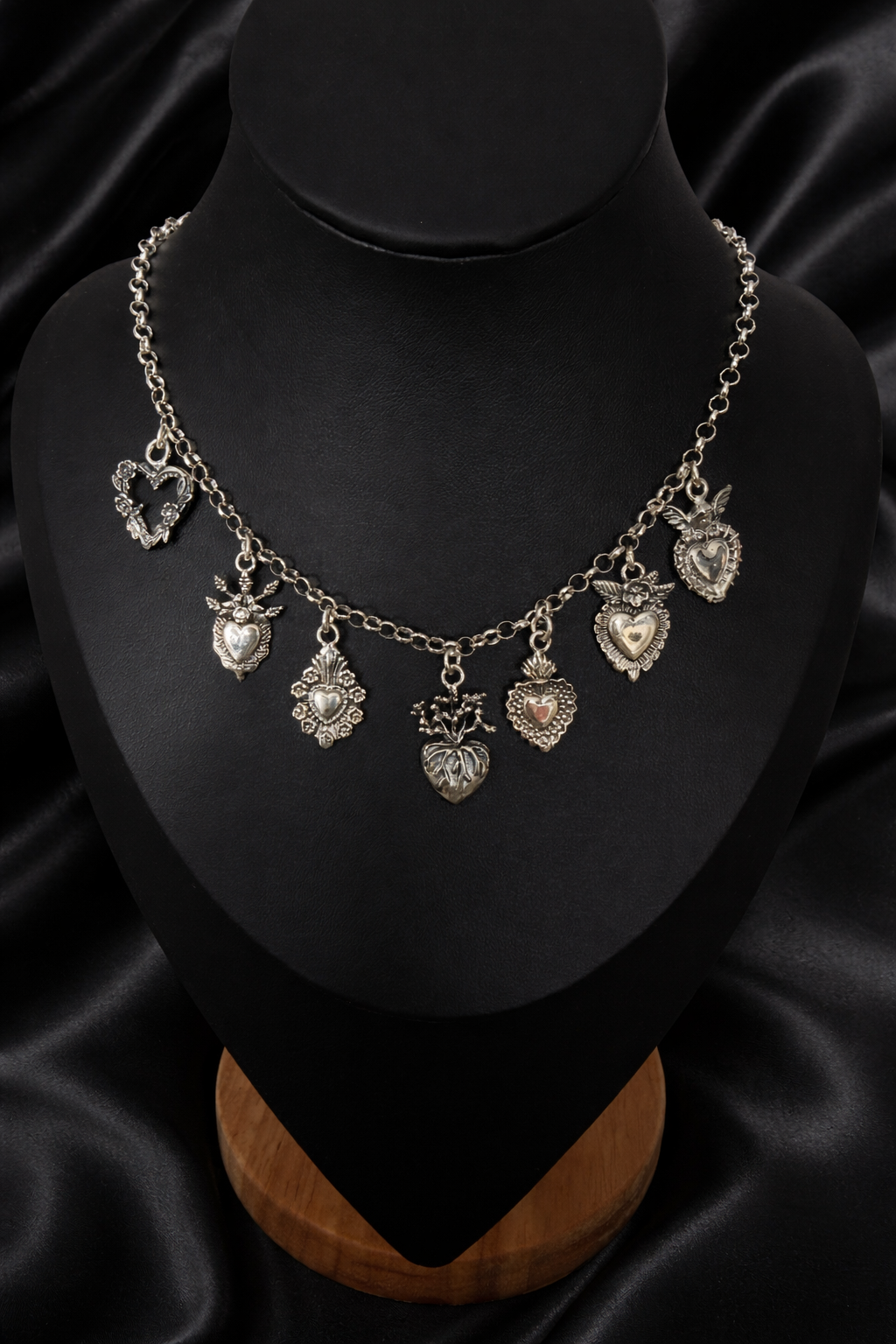 Gargantilla Sagrado Corazón — 7 Sacred Heart Charm Necklace | 925 Sterling Silver