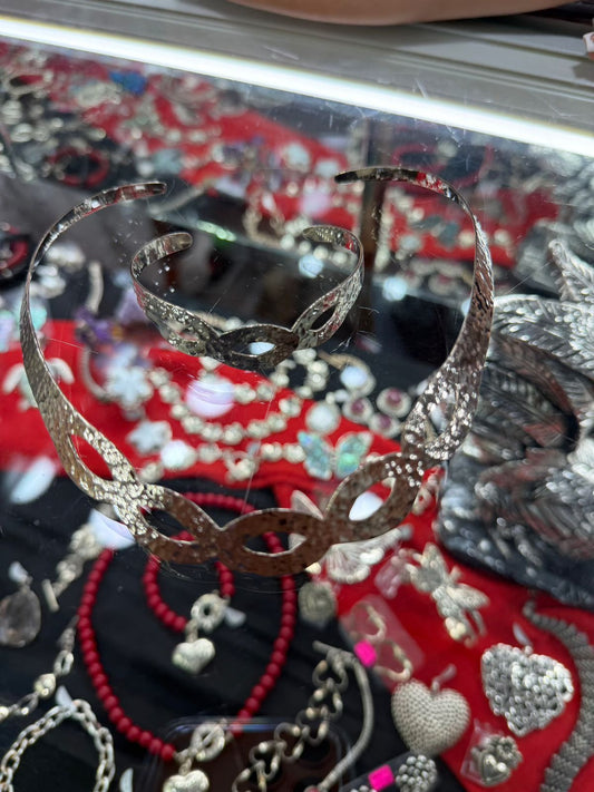 Gargantilla Martillada + Brazalete Martillado (The Hammered Set)